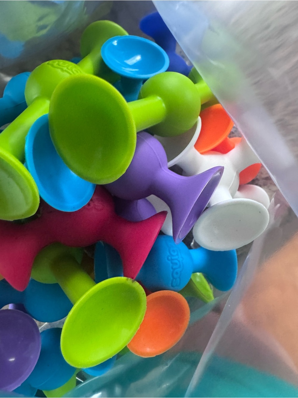 Fat brain toys squigz  Suction Stem Building Toys - Multicolor Kids Set